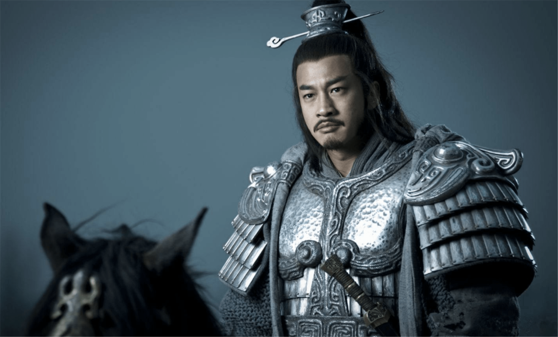 楚汉争霸时期项羽的战败原因是什么？与哪三个人有关？