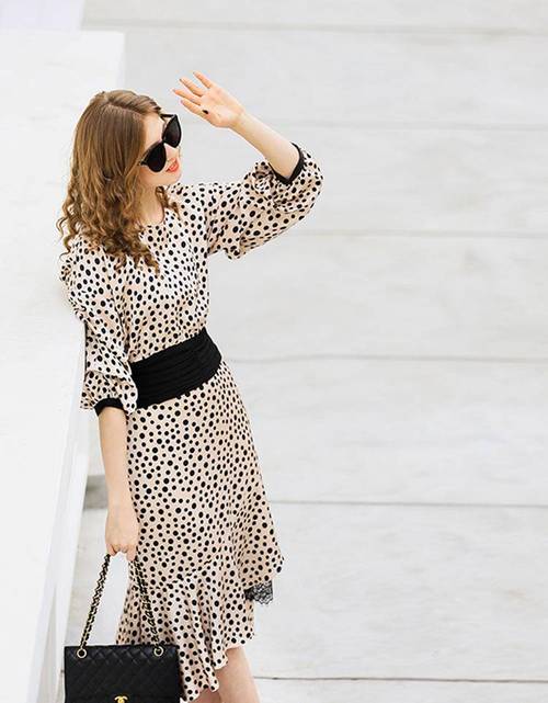 印度部落女性初潮后要在鼻子两侧钉上鼻塞