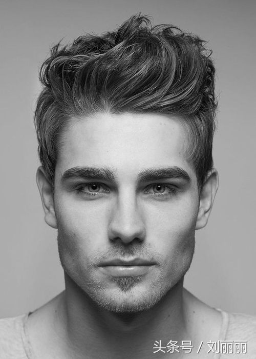 古画揭示古埃及人如何在沙漠中拖拽雕像