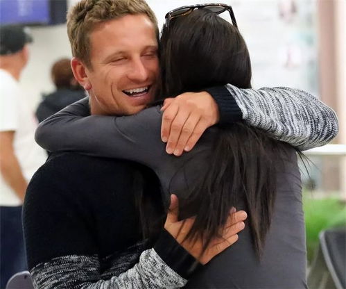 住家育儿嫂多少钱